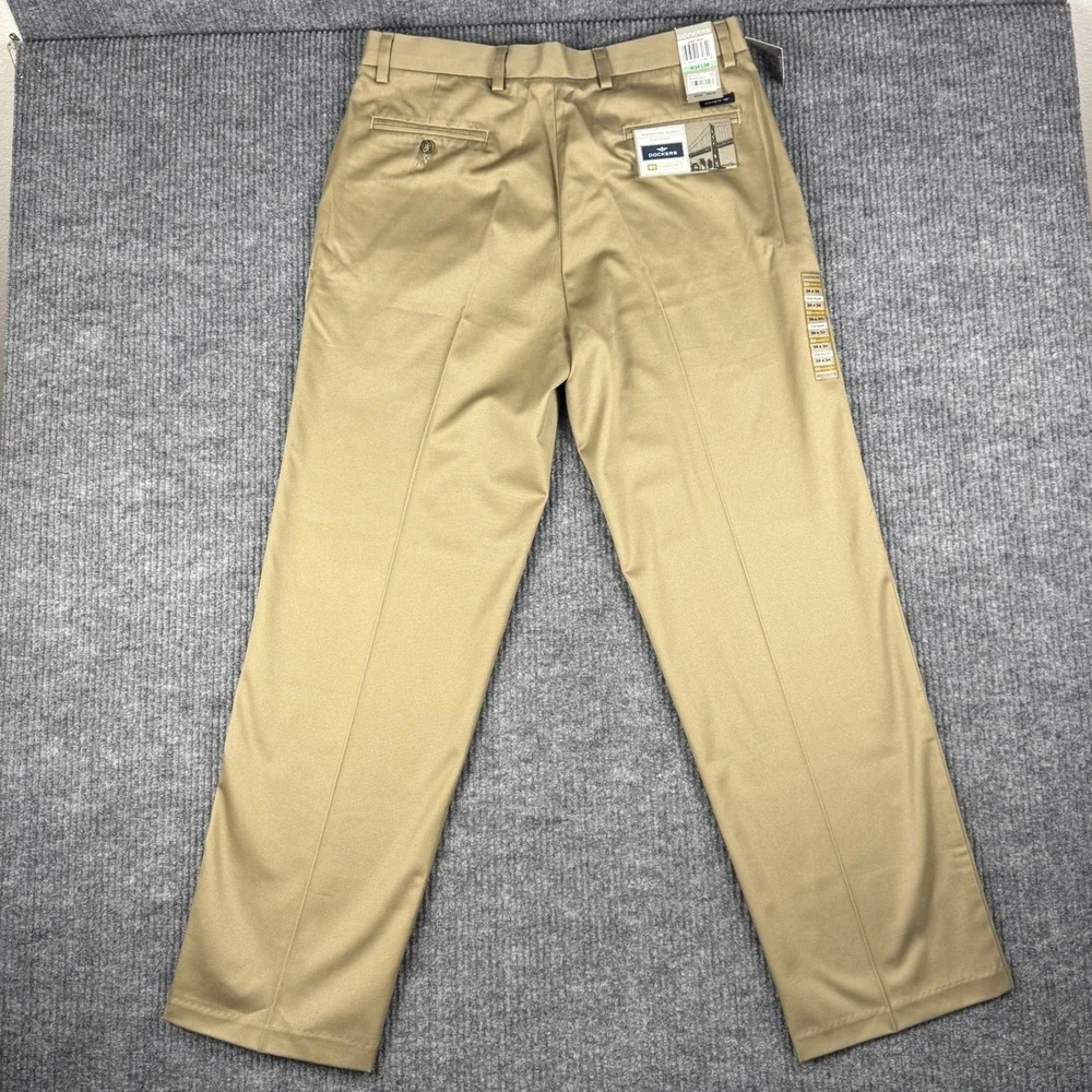 Dockers Pants Mens 34x34 Tan Signature Khaki D3 Classic Fit Flat Front NEW